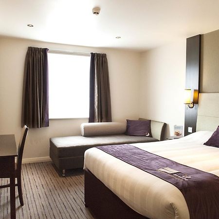 Premier Inn Southwark Borough High St London Exterior photo