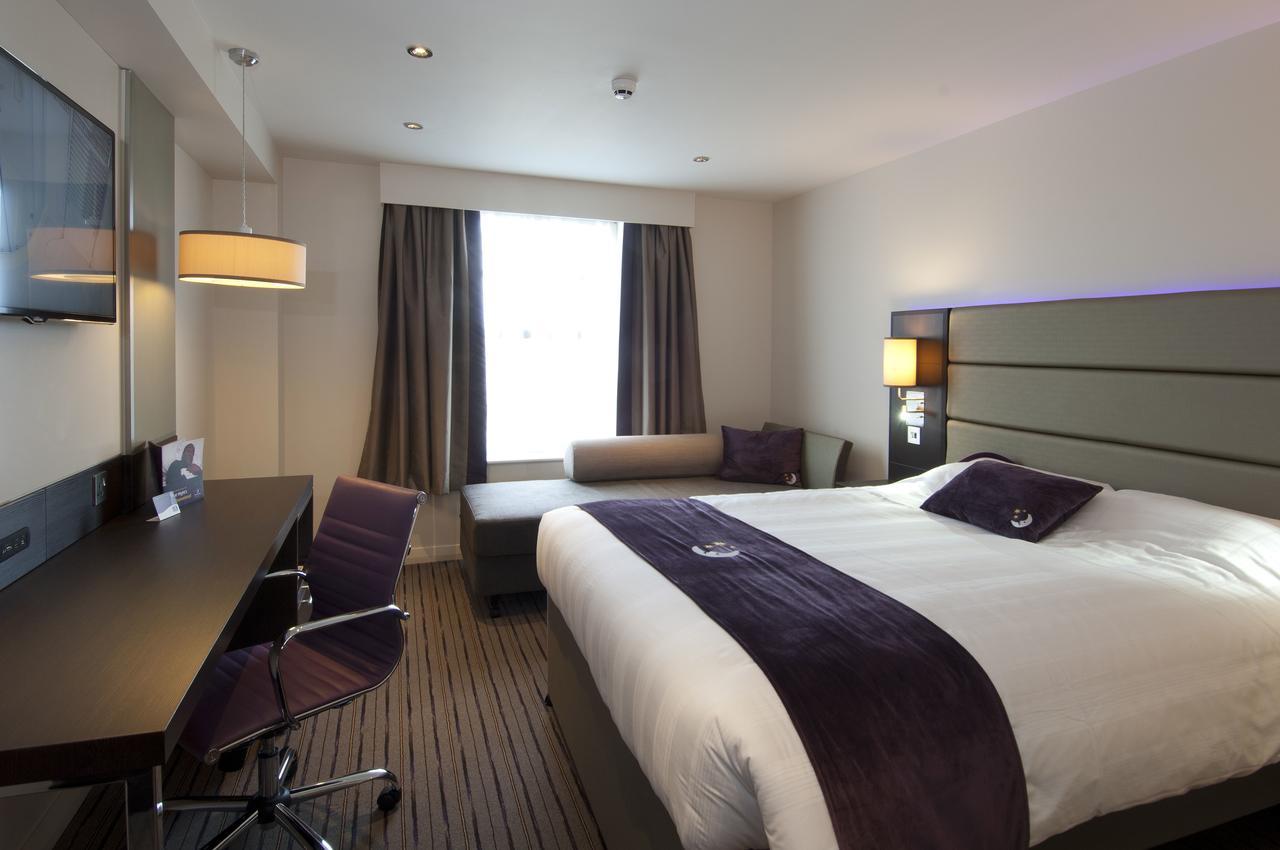 Premier Inn Southwark Borough High St London Exterior photo