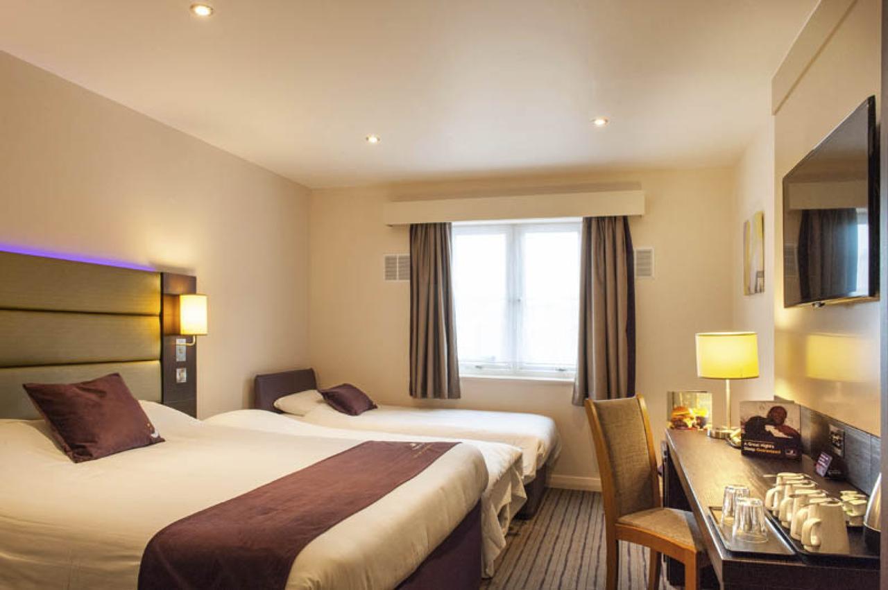Premier Inn Southwark Borough High St London Exterior photo