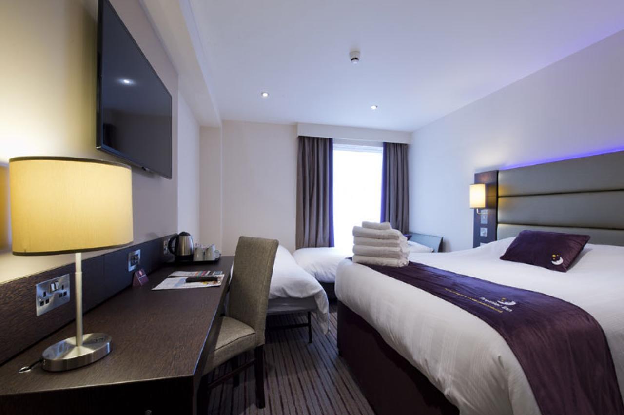 Premier Inn Southwark Borough High St London Exterior photo