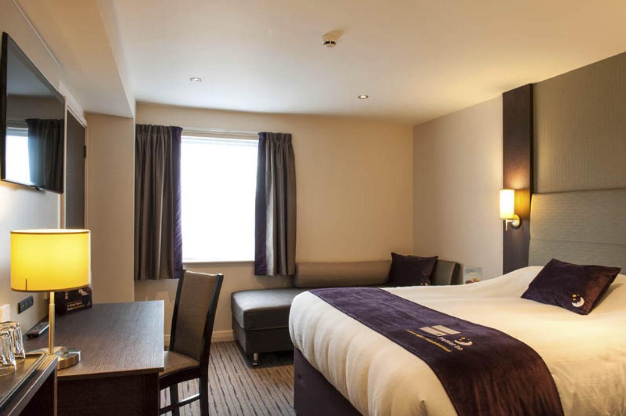 Premier Inn Southwark Borough High St London Exterior photo