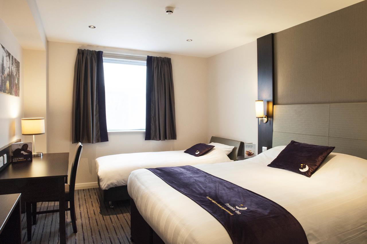 Premier Inn Southwark Borough High St London Exterior photo