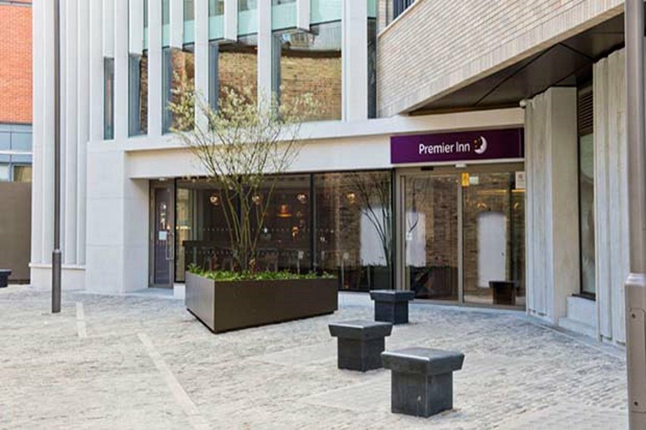 Premier Inn Southwark Borough High St London Exterior photo